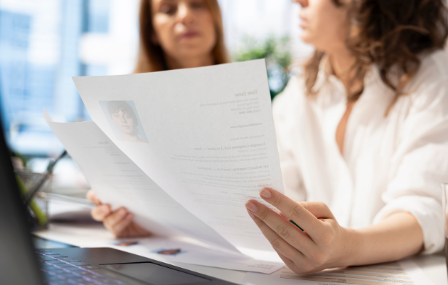 One-page vs two-page resume comparison for job seekers in 2026